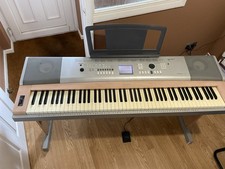 Yamaha dgx 620 for sale  SWINDON