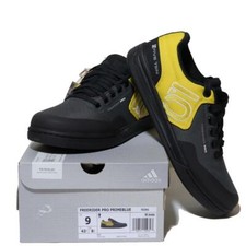 Nuove scarpe mountain usato  Spedire a Italy