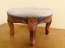 Poggiapiedi legno intagliato usato  Vigevano