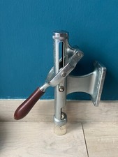 Cavatappi apribottiglie muro usato  Cogoleto