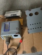 Controle de pressão de refrigeração Johnson Controls P70-P72 "ALL RANGE" único, usado comprar usado  Enviando para Brazil