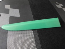RENAULT CLIO 3 RS UNE BAGUETTE ARRIERE DROITE VERT ALLIEN NEUF ORIGINE D'EPOQUE comprar usado  Enviando para Brazil