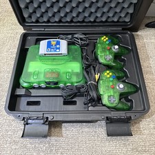 Console N64 Nintendo 64 verde selva pacote de expansão 2 controles estojo Pelican comprar usado Console N64 Nintendo 64 verde selva pacote de expansão 2 controles estojo Pelican comprar usado  Enviando para Brazil
