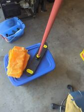Usado, Kit de esfregão plano Rubbermaid comercial EUA 22" cabeça giratória com 12 almofadas de substituição comprar usado  Enviando para Brazil