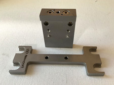 Usado, Plataforma fixa NEWPORT, perfil estreito T-Stand 561 Series (somente peças, como mostrado) comprar usado  Enviando para Brazil