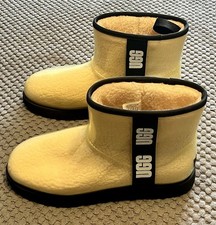 Ugg classic clear d'occasion  Expédié en Belgium