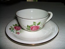 Ancienne tasse porcelaine d'occasion  Terrasson-Lavilledieu