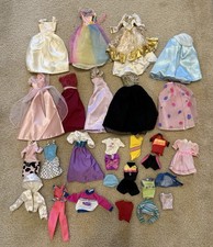 Lote de Vestidos de Roupas de Boneca Barbie Vestidos Tops Bottoms Saias Roupas Variadas comprar usado Lote de Vestidos de Roupas de Boneca Barbie Vestidos Tops Bottoms Saias Roupas Variadas comprar usado  Enviando para Brazil
