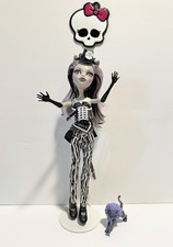 Boneca Monster High Freak Du Chic Clawdeen Wolf com animal de estimação comprar usado  Enviando para Brazil