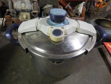 Cocotte minute inox usato  Spedire a Italy