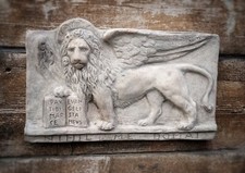 Bassorilievo leone san usato  Venezia