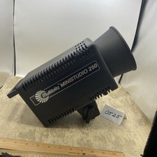 Multiblitz ministudo 250 d'occasion  Expédié en Belgium