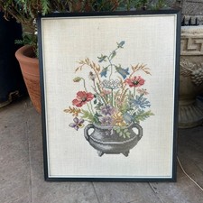 Ponto cruz acabado e emoldurado – Flores em vaso preto por Eva Rosenstand comprar usado  Enviando para Brazil