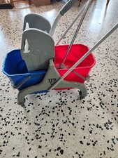 Carrello pulizie usato  Porto San Giorgio