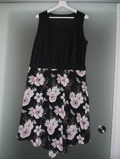 Schönes kleid 44 gebraucht kaufen  Eislingen/Fils