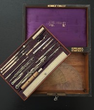 Ancienne boite compas d'occasion  Saint-Gence