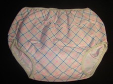 Usado, Capa de fralda de tecido forrada de plástico vintage rosa azul quadrados média nova na caixa comprar usado  Enviando para Brazil
