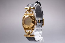 [Perto de ESTADO PERFEITO] Relógio Feminino Gucci 6300L 22mm Mostrador Dourado Quartzo Do Japão comprar usado  Enviando para Brazil