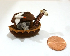CASA DE BONECAS ADORÁVEL MINIATURA COSTURADA ARCA DE NOÉ COM GIRRAFE, ELEFANTE E PÁSSARO comprar usado CASA DE BONECAS ADORÁVEL MINIATURA COSTURADA ARCA DE NOÉ COM GIRRAFE, ELEFANTE E PÁSSARO comprar usado  Enviando para Brazil