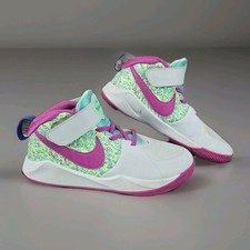 Nike shoes girls for sale  Marysville