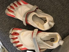 Vibram fivefingers white d'occasion  Expédié en Belgium