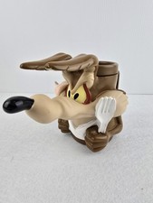 Caneca copo plástico colecionável Wile E Coyote vintage década de 1990 Warner Bros Looney Tunes comprar usado Caneca copo plástico colecionável Wile E Coyote vintage década de 1990 Warner Bros Looney Tunes comprar usado  Enviando para Brazil