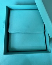 Colar dobrável de couro azul Tiffany apresentação caixa de presente azul armazenamento comprar usado Colar dobrável de couro azul Tiffany apresentação caixa de presente azul armazenamento comprar usado  Enviando para Brazil