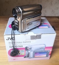 Kamera wideo, JVC GR-D760E, kamera, cyfrowa kamera wideo, srebrna, JVC AP-V19E na sprzedaż Kamera wideo, JVC GR-D760E, kamera, cyfrowa kamera wideo, srebrna, JVC AP-V19E na sprzedaż  Wysyłka do Poland