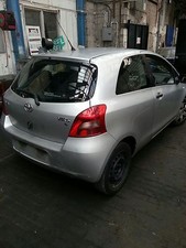 Toyota yaris 1.0 for sale  OLDHAM