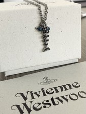 Vivienne westwood collier d'occasion  Ferney-Voltaire