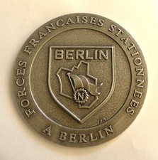Insigne berlin médaille d'occasion  Rennes-