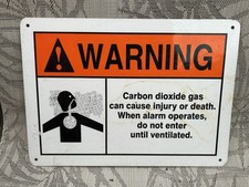 Carbon dioxide warning d'occasion  Expédié en Belgium
