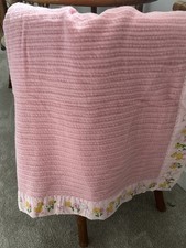 Cobertor de bebê vintage acrílico waffle tecido náilon acabamento coelhos cordeiros rosa, usado comprar usado  Enviando para Brazil