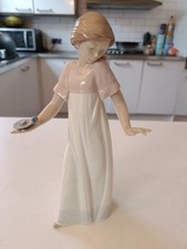 Nao lladro figurine for sale  HULL