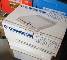 Commodore 1571 floppy usato Commodore 1571 floppy usato  Italia