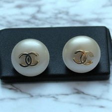 Orecchini bottone chanel usato  Sessa Aurunca