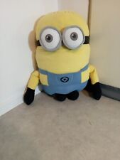 Grande peluche minion d'occasion  Lilles-Lomme