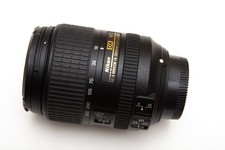 Lente Nikon AF-S DX NIKKOR 18-300mm f/3.5-6.3G ED VR - Limpa e nítida! comprar usado Lente Nikon AF-S DX NIKKOR 18-300mm f/3.5-6.3G ED VR - Limpa e nítida! comprar usado  Enviando para Brazil