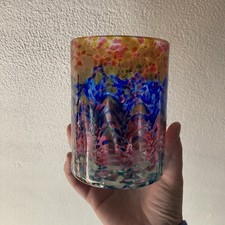 Copo de vidro soprado Rocks, bebida, suporte, vaso confete colorido assinado 2006 comprar usado Copo de vidro soprado Rocks, bebida, suporte, vaso confete colorido assinado 2006 comprar usado  Enviando para Brazil