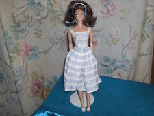 Barbie anos 1960 moda rainha vestindo comprador suburbano comprar usado  Enviando para Brazil