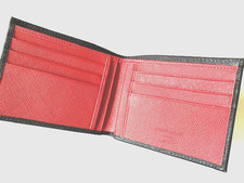 Carteira bi-dobrável masculina Giorgio Armani..#602... preta cervo, interior vermelho, usado comprar usado Carteira bi-dobrável masculina Giorgio Armani..#602... preta cervo, interior vermelho, usado comprar usado  Enviando para Brazil