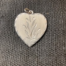 Pingente de coração de estanho vintage gravado buceta salgueiros comprar usado  Enviando para Brazil