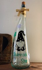 Lanterna de garrafa de vinho gnomo 'Shamrock Star' com vinil cortado, usado comprar usado Lanterna de garrafa de vinho gnomo 'Shamrock Star' com vinil cortado, usado comprar usado  Enviando para Brazil