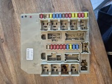 Renault Clio MK3 + Modus 2005-2012 Motorraum Sicherungskasten UPC 674661C DEFECT, usado comprar usado  Enviando para Brazil