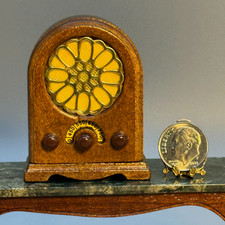 Rádio de madeira Bodo Hennig funcionando testado Alemanha 6683 miniatura vintage casa de bonecas 1:10 comprar usado  Enviando para Brazil