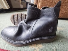 Women fly black for sale  WAKEFIELD