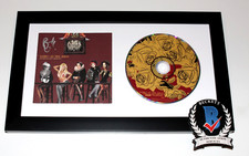 PÂNICO! AT THE DISCO BRENDON URIE ASSINADO EMOLDURADO A FEVER CAN'T SWEAT OUT CD ÁLBUM comprar usado PÂNICO! AT THE DISCO BRENDON URIE ASSINADO EMOLDURADO A FEVER CAN'T SWEAT OUT CD ÁLBUM comprar usado  Enviando para Brazil