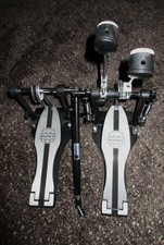 Pedal de bateria contrabaixo Mapex P410TW. Excelente comprar usado Pedal de bateria contrabaixo Mapex P410TW. Excelente comprar usado  Enviando para Brazil