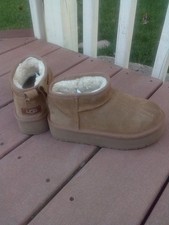 Bota de tornozelo UGG Girls Classic Ultra Mini plataforma, castanha juvenil tamanho 2 comprar usado  Enviando para Brazil