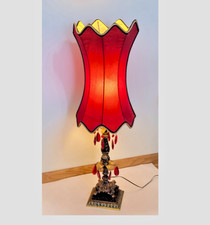 Abajur vintage Hollywood Regency bronze ornamentado vermelho cristal com abajur de veludo comprar usado Abajur vintage Hollywood Regency bronze ornamentado vermelho cristal com abajur de veludo comprar usado  Enviando para Brazil